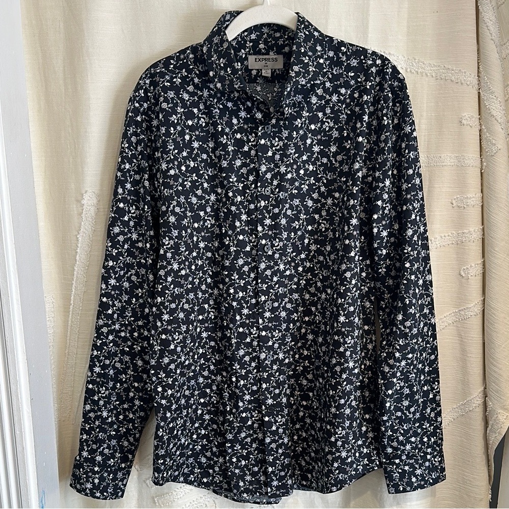 Express | Slim Fit | Black and White Floral Print Men’s Button Down Shirt